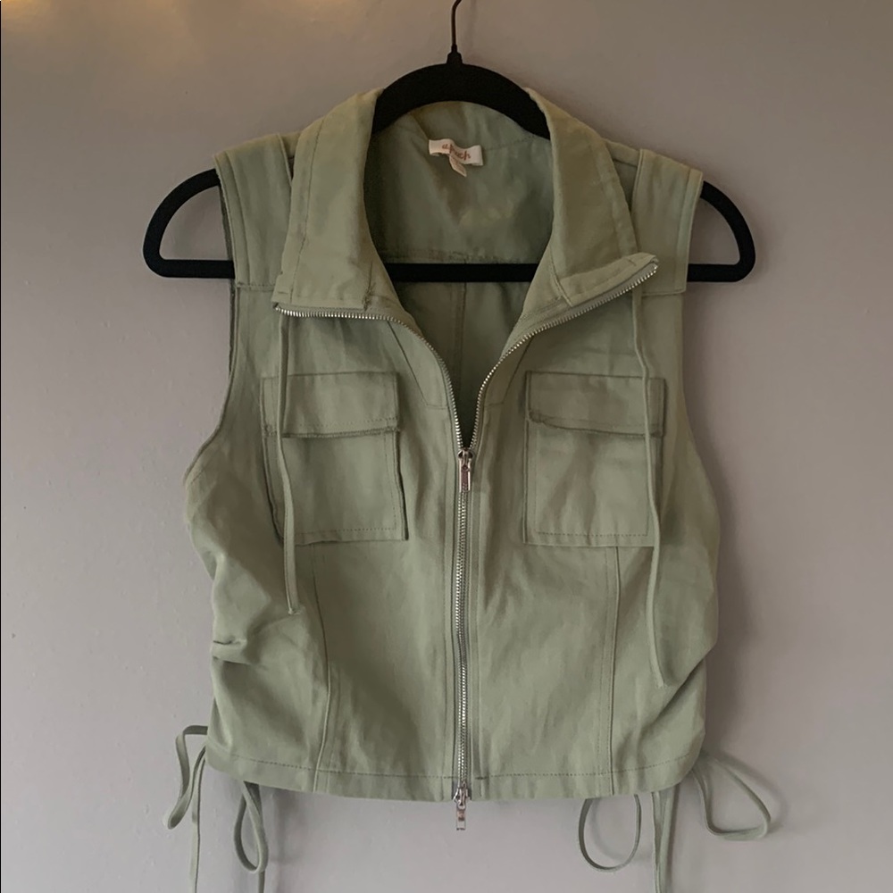 NWOT Vici Sage Green Utility Vest